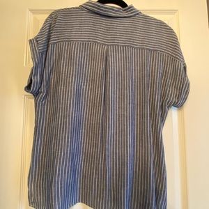 Flowy collared, stripped t-short with cropped sleeves.